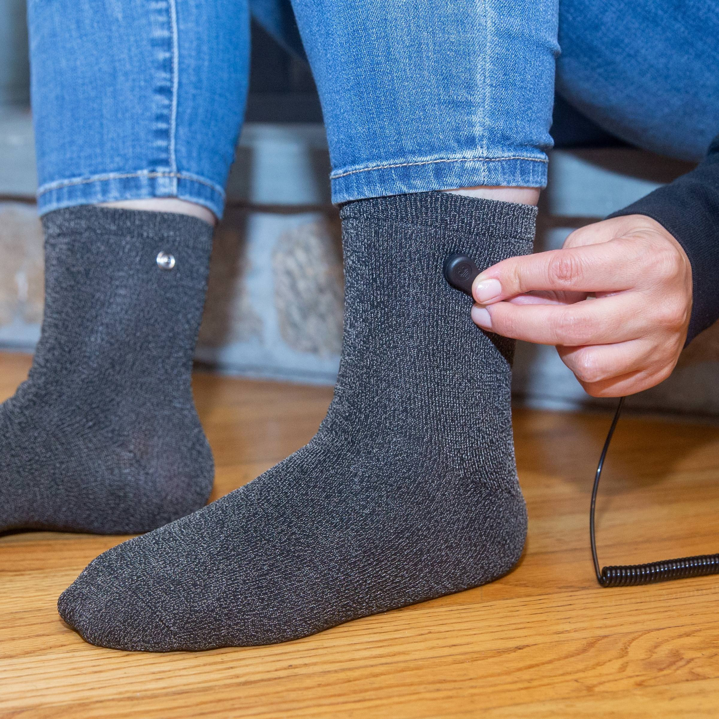Arthing Grounded Socks Snapping On The Coil Cord.Jpg